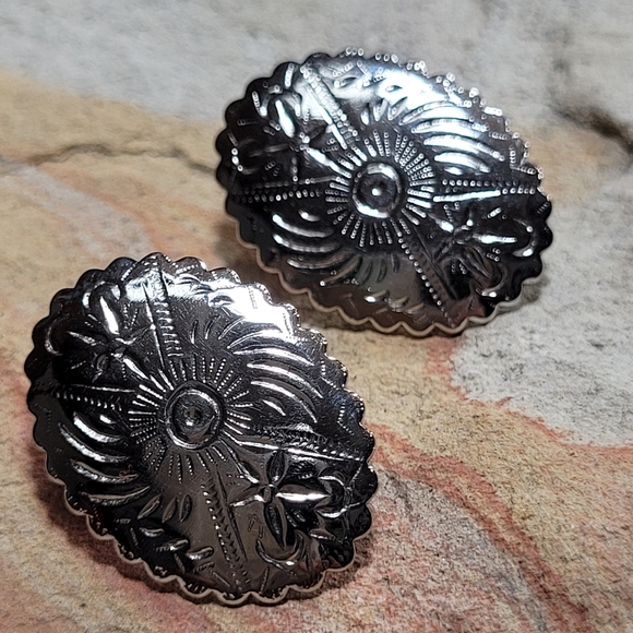Concho Stud Earrings. - Picture 3 of 8
